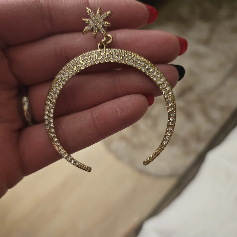 Vintage Crescent Earrings - Picture 2 of 2